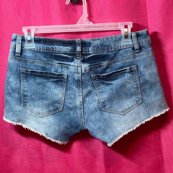 RUE21 STAR JEAN SHORTS SIZE 5/6 - Picture 5 of 9